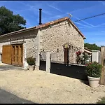 Virolet Barn Queaux