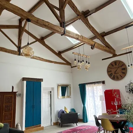 Virolet Barn *