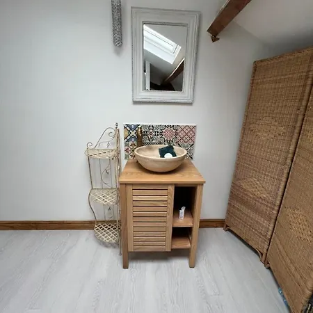 Virolet Barn * Queaux