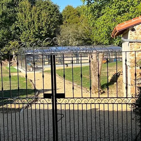 Virolet Barn Dom wakacyjny Queaux