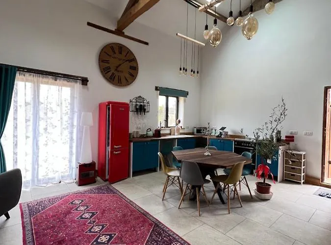 Virolet Barn Дом отдыха *